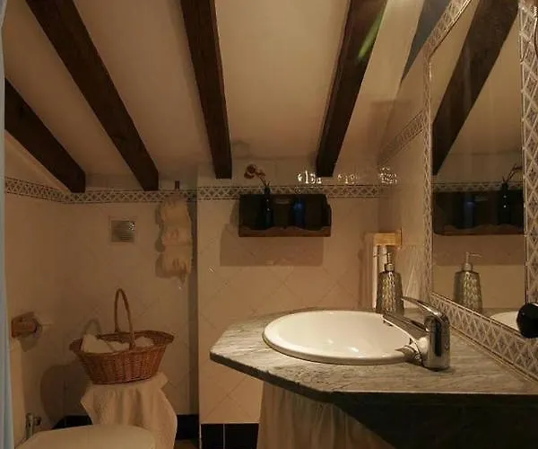 Comfortable In With Balcony And View Appartamento *