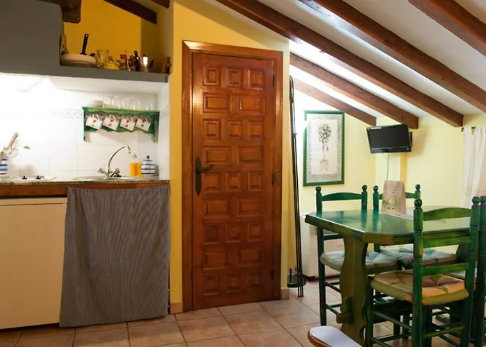 Comfortable In With Balcony And View Appartamento Robledillo De Gata